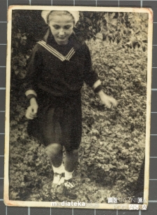 Halina Jasińska w stroju harcerskim zucha gromady "Muchomory", Biała Podlaska, 1938 r.