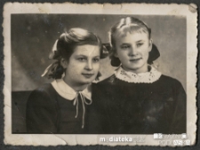 Harcerki z drużyny zuchowej Krasnoludki, Suwałki, 1957 r.