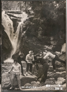 Wycieczka w góry podczas szkolenia instruktorów drużynowych zuchowych w Karkonoszach, 1957 r.