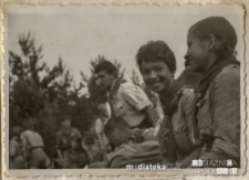 Harcerki podczas obozu pod Ełkiem, lata 60. XX w.