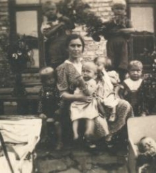 Anna Hajmowicz z dziećmi