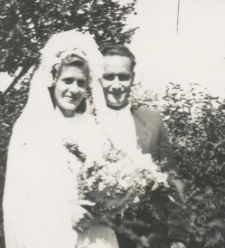 Ślub Edwarda Chlebus, na zdjęciu z żoną Ireną w ogrodzie
