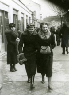 Dwie kobiety na ul. Kilińskiego