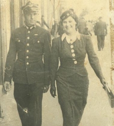 Jan Gaiński z żoną podczas spaceru