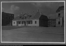 Białystok, odbudowa śr&oacute;dmieścia. Budynek dawnej zbrojowni