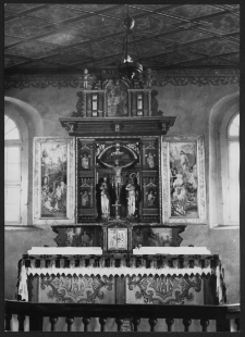 Stare Juchy, ołtarz gł&oacute;wny w kościele parafialnym