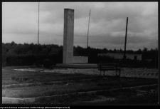 Zambr&oacute;w, cmentarz 7 000 jeńc&oacute;w sowieckich zamordowanych w stalagu XII E w latach 1941-1942