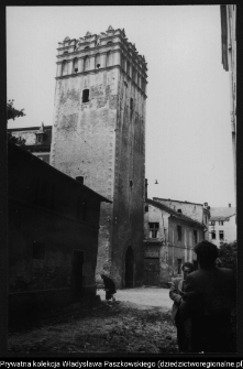 Grodk&oacute;w, wieża Bramy Ziębickiej