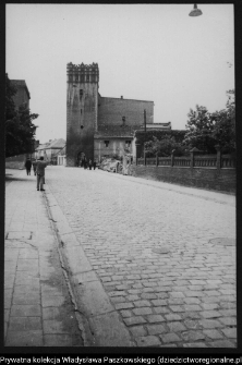 Grodk&oacute;w, wieża Bramy Ziębickiej