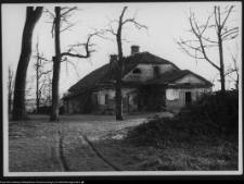 Ostrożany, dw&oacute;r