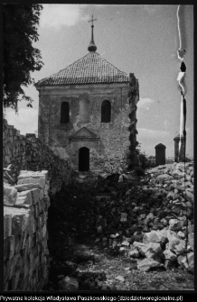 Wizna, dzwonnica przy kościele