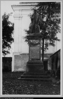 Ciechanowiec, pomnik ks. K. Kluka