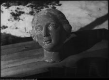 Supraśl, monastyr, Pałac Opat&oacute;w, posągi