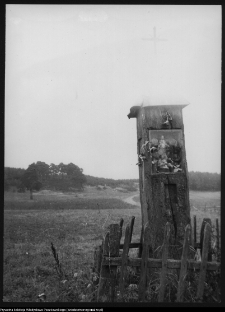 Stara Kamionka, krzyż i kapliczka słupowa