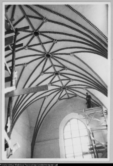 Wizna, odbudowa kościoła