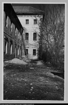 Supraśl, Pałac Opat&oacute;w