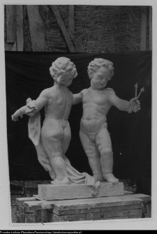 Białystok, odbudowa Pałacu Branickich, model grupy amorków w glinie na alkierze od strony ogrodu