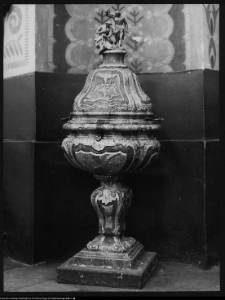 Choroszcz, kości&oacute;ł pw. św. Jana Chrzciciela i św. Szczepana. Chrzcielnica