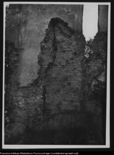 Mielnik, ruiny gotyckiego kościoła Świętej Tr&oacute;jcy