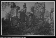 Mielnik, ruiny gotyckiego kościoła Świętej Tr&oacute;jcy