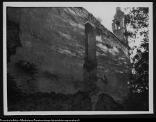 Mielnik, ruiny gotyckiego kościoła Świętej Tr&oacute;jcy