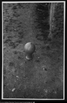 Wizna, kości&oacute;ł św. Jana Chrzciciela - gałka wieńcząca sterczynę