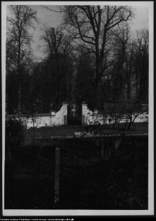 Białystok, Pałac Branickich, parkan otaczający park