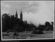 Białystok, widok na kościół Farny z Ogrodów Branickiego