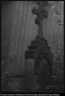 Nowa Wola, krzyż na cmentarzu grzebalnym