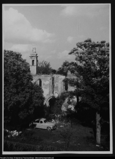 Mielnik, ruiny gotyckiego kościoła Świętej Tr&oacute;jcy