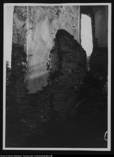 Mielnik, ruiny gotyckiego kościoła Świętej Tr&oacute;jcy