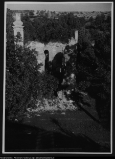 Mielnik, ruiny gotyckiego kościoła Świętej Trójcy