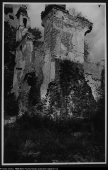 Mielnik, ruiny gotyckiego kościoła Świętej Tr&oacute;jcy