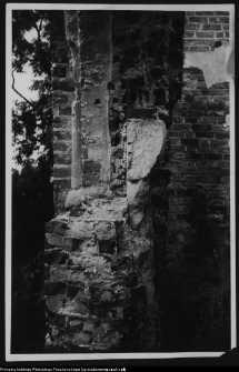 Mielnik, ruiny gotyckiego kościoła Świętej Trójcy