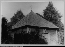 Kaplica cmentarna koło Knyszyna przy drodze do Suchowoli