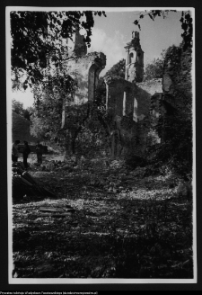 Mielnik, ruiny gotyckiego kościoła Świętej Trójcy