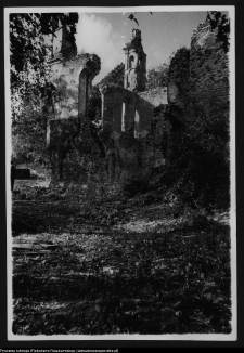 Mielnik, ruiny gotyckiego kościoła Świętej Trójcy