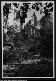 Mielnik, ruiny gotyckiego kościoła Świętej Trójcy