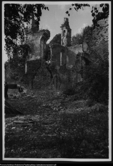 Mielnik, ruiny gotyckiego kościoła Świętej Trójcy