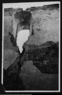 Mielnik, ruiny gotyckiego kościoła Świętej Trójcy