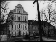 Zaręby Kościelne, zesp&oacute;ł kościelno-klasztorny