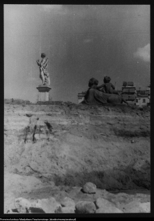 Białystok, odbudowa Pałacu Branickich, ogród - rzeźby