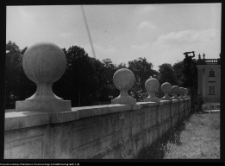 Białystok, Ogrody Branickich, fragment ogrodzenia pomiędzy dziedzińcami pałacowymi