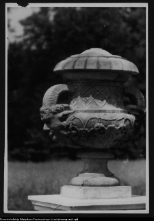 Białystok, Ogrody Branickich, wazon