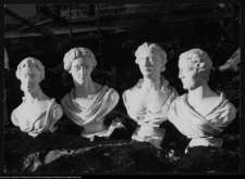 Białystok, Ogrody Branickich, rzeźby na fasadzie ogrodowej