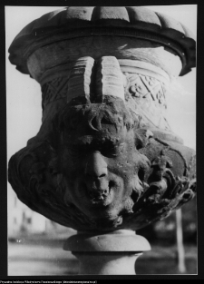 Białystok, Ogrody Branickich, wazon