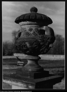 Białystok, Ogrody Branickich, wazon