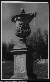 Białystok, Ogrody Branickich, wazon