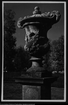 Białystok, Ogrody Branickich, wazon