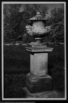 Białystok, Ogrody Branickich, wazon